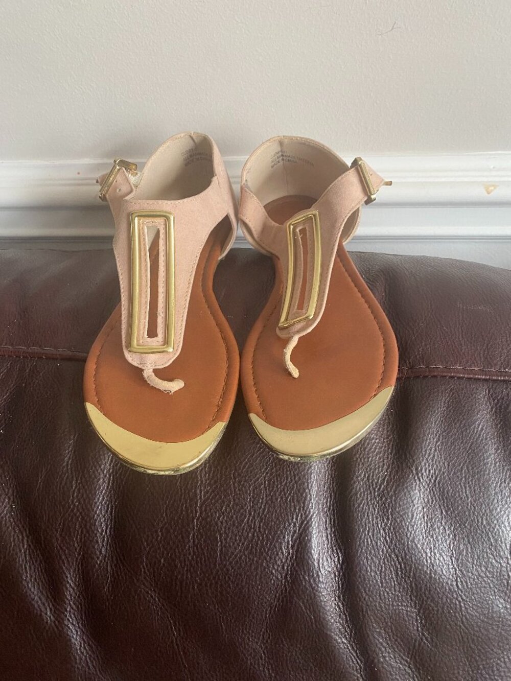ROUGE HELIUM  SUMMER SANDALS  NICELY DECORATED.SIZE 6